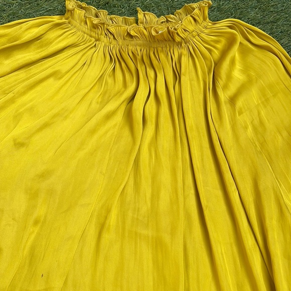 H&M Tops - H& M Top 🔝